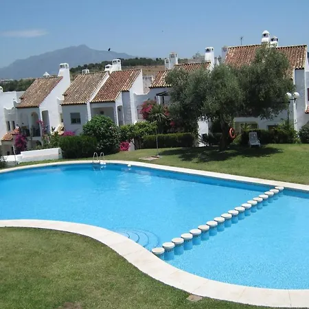 Beautiful Townhouse Internet Air Con 5 Guests Holiday home *